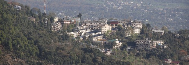 ཕྱི་རྒྱལ་སློབ་ཕྲུག་ཚོའི་ཆེད་གསོ་རིག་དཀའ་བཅུ་སྨན་པའི་འཛིན་གྲྭ། ཕྱི་རྒྱལ་སློབ་ཕྲུག་ཚོའི་ཆེད་གསོ་རིག་དཀའ་བཅུ་སྨན་པའི་འཛིན་གྲྭ།