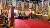 གནས་ཆུང་སྐུ་རྟེན་དབུས་པའི་དགེ་འདུན་པ་ཁག་ཅིག་མོན་ཡུལ་དུ་ཕེབས་པ།