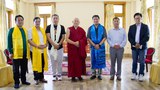 གནས་ཆུང་སྐུ་རྟེན་མཆོག་ནས་ཨ་རུ་ཎཱ་ཅལ་སྤྱི་ཁྱབ་བློན་ཆེན་དང་མཇལ་མོལ།