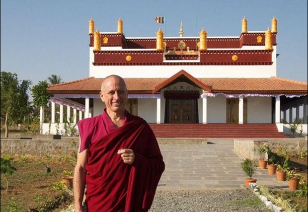 ར་སྟོད་གྲྭ་ཚང་གི་མཁན་པོ་ཁྲི་ཐོག་དྲུག་པ།