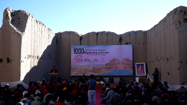 ལ་དྭགས་ཁྲིག་རྩེ་ཡུལ་དུ་ཆགས་པའི་ཉར་མ་ཞེས་པ་ནང་པའི་སྡེ་ཐོག་མར་བཙུགས་ནས་་མི་ལོ་ ༡༠༠༠ འཁོར་ཡོད་པ། ལ་དྭགས་ཁྲིག་རྩེ་ཡུལ་དུ་ཆགས་པའི་ཉར་མ་ཞེས་པ་ནང་པའི་སྡེ་ཐོག་མར་བཙུགས་ནས་་མི་ལོ་ ༡༠༠༠ འཁོར་ཡོད་པ།