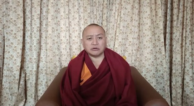 མཁན་ཟུར་གུ་རུ་སྤྲུལ་སྐུ་རིན་པོ་ཆེར་པདྨ་ཤྲི་གཟེངས་རྟགས།