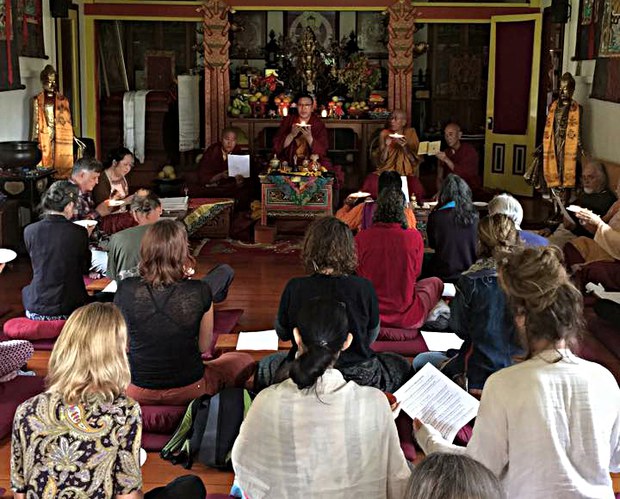 ཨ་རིའི་ཧ་ཝ་ཡི་ནང་ཡོད་པའི་གནས་ཆུང་དགོན་དུ་སྨོམ་ལམ་གསོག་སྒྲུབ། ཨ་རིའི་ཧ་ཝ་ཡི་ནང་ཡོད་པའི་གནས་ཆུང་དགོན་དུ་སྨོམ་ལམ་གསོག་སྒྲུབ།