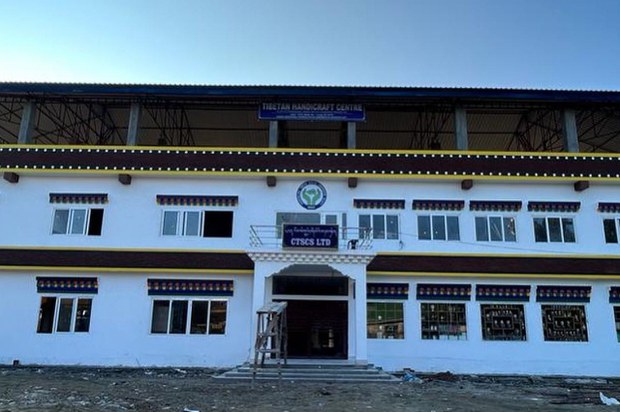 རྒྱ་གར་ལྷོ་ཕྱོགས་སུ་ཡོད་པའི་ཀོ་ལི་གྷལ་བོད་མིའི་གཞིས་ཆགས་ཀྱི་མཉམ་འབྲེལ་ལས་ཁང་།