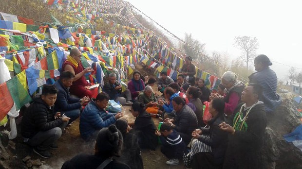 རྒན་རྒོན་དང་ནད་པ་ཉམས་ཐག་གནས་སྐོར་ལ་ཁྲིད་པ། རྒན་རྒོན་དང་ནད་པ་ཉམས་ཐག་གནས་སྐོར་ལ་ཁྲིད་པ།