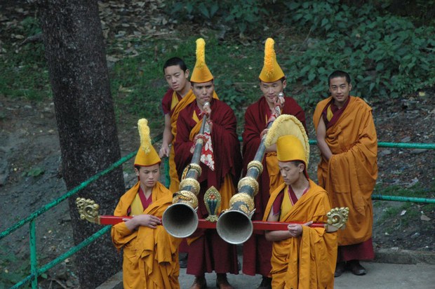 ས་ག་ཟླ་བའི་སྐོར།