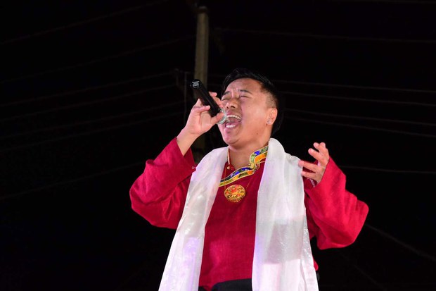 གཞས་ཚིག་གསར་རྩོམ་ཁྲོད་བོད་ཡིག་གི་གལ་ཆེན་རང་བཞིན།