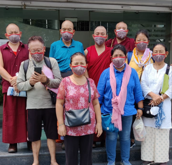 དང་བླང་སྤྱི་ཚོགས་ཞབས་ཞུ་བ་ཚེ་རིང་སྒྲོལ་དཀར་ལགས་སུ་ར་ཆེ་བསྟོད་ཞུས་པ། དང་བླང་སྤྱི་ཚོགས་ཞབས་ཞུ་བ་ཚེ་རིང་སྒྲོལ་དཀར་ལགས་སུ་ར་ཆེ་བསྟོད་ཞུས་པ།
