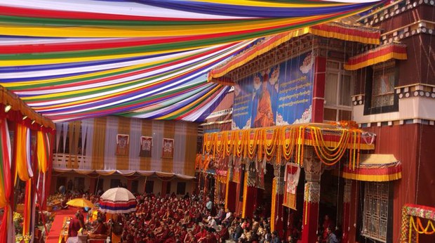 དཔལ་ས་སྐྱའི་ངོར་༧ཀླུ་ལྡིང་མཁན་ཆེན་གྱི་སྐུ་གདུང་ཞུགས་འབུལ་ཞུས་ཡོད་པ། དཔལ་ས་སྐྱའི་ངོར་༧ཀླུ་ལྡིང་མཁན་ཆེན་གྱི་སྐུ་གདུང་ཞུགས་འབུལ་ཞུས་ཡོད་པ།