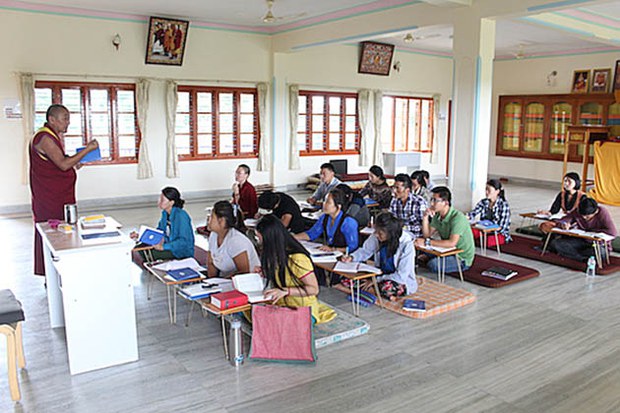 བོད་ཀྱི་སྐད་ཡིག་དང་ནང་དོན་རིག་པའི་ཟབ་ཁྲིད་ཐེངས་གསུམ་པ། བོད་ཀྱི་སྐད་ཡིག་དང་ནང་དོན་རིག་པའི་ཟབ་ཁྲིད་ཐེངས་གསུམ་པ།
