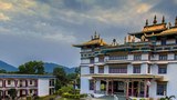རི་པ་ཐུབ་བསྟན་སྨིན་གྲོལ་དགོན་པ་དང་སམ་བྷ་ཝའི་གཙུག་ལག་ཁང་།