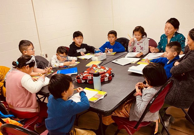 བོད་མི་ཕྱི་ལ་གྱར་ནས་བོད་སྐད་བཀོལ་སྤྱོད་བྱེད་རྒྱུ་ཇེ་ཉུང་དུ་འགྲོ་བཞིན་པ། བོད་མི་ཕྱི་ལ་གྱར་ནས་བོད་སྐད་བཀོལ་སྤྱོད་བྱེད་རྒྱུ་ཇེ་ཉུང་དུ་འགྲོ་བཞིན་པ།