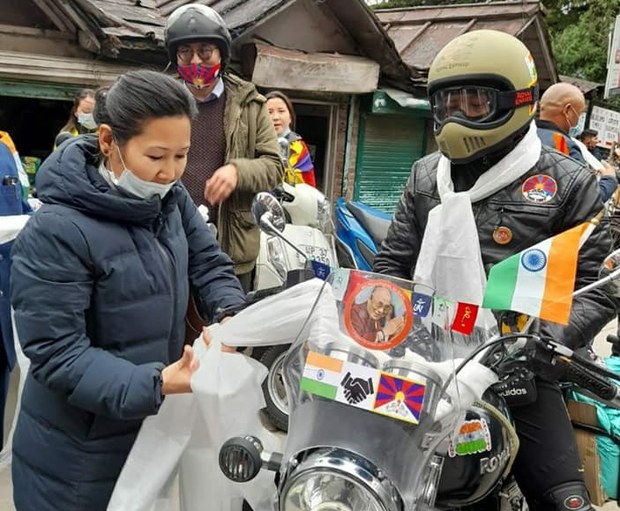 ལས་འགུལ་གྱི་དགོས་འདུན་ལ་འགྱུར་བ་བཏང་ཡོད་པ། ལས་འགུལ་གྱི་དགོས་འདུན་ལ་འགྱུར་བ་བཏང་ཡོད་པ།