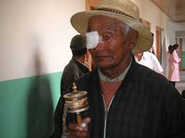 འཛམ་གླིང་མིག་ལོང་བའི་ཉིན་མོ། འཛམ་གླིང་མིག་ལོང་བའི་ཉིན་མོ།