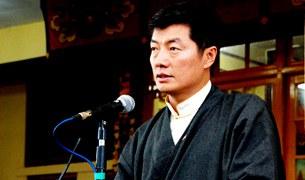 བོད་ནས་བཀའ་ཁྲི་མཆོག་ལ་འཚམས་འདྲི། བོད་ནས་བཀའ་ཁྲི་མཆོག་ལ་འཚམས་འདྲི།