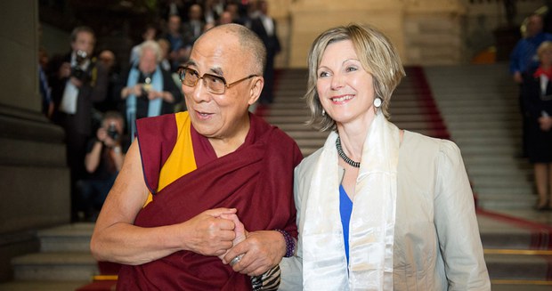 ༸གོང་ས་མཆོག་སུད་སི་གྲོས་ཚོགས་སུ་ཆིབས་བསྒྱུར། ༸གོང་ས་མཆོག་སུད་སི་གྲོས་ཚོགས་སུ་ཆིབས་བསྒྱུར།