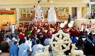བོད་ནས་ལོ་གསར་འཚམས་འདྲི། བོད་ནས་ལོ་གསར་འཚམས་འདྲི།
