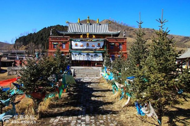 ཆུ་བཟང་རྭ་ལོ་ཐོང་དགོན་པའི་ལོ་རྒྱུས།