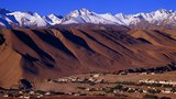གཉེན་འཕྲད་བྱེད་མཁན་ལ་ལག་འཁྱེར་སྤྲོད་རྒྱུ།