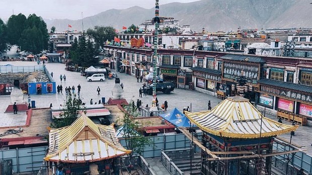 ས་ག་ཟླ་བའི་སྐབས་ལྷ་སའི་ནང་དམ་དྲག་དང་དེ་མིན་རྒྱ་མི་རིགས་ཡུལ་སྐོར་སྤྲོ་འཆམ་པ་མང་པོ་བོད་ནང་འབྱོར་བཞིན་པ།