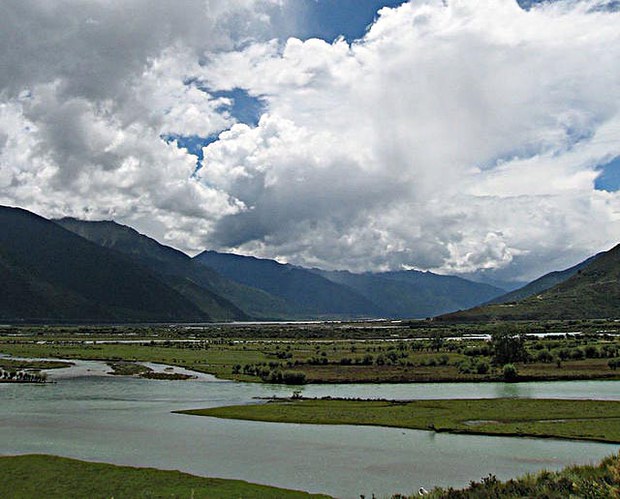 རྒྱ་གཞུང་གིས་དགེ་བཙུན་རྣམས་ལ་ཉེན་བརྡ།