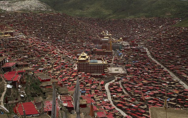 རྒྱ་གཞུང་གིས་བླ་རུང་སྒར་དུ་ཏང་གི་རྩ་འཛུགས་བཙུགས་པ་དང་ཆོལ་གསུམ་རྡོག་རྩ་གཅིག་སྒྲིལ་ཐད་བགྲོ་གླེང༌།