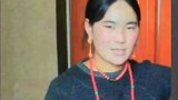 གདུགས་བྷེ་ལགས་འཛིན་བཟུང་བྱས་འདུག