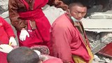 ཁམས་སྐྱེ་རྒུ་མདོ་རུ་ས་ཡོམ་བྱུང་ནས་ལོ་ལྔ་འཁོར་བ།
