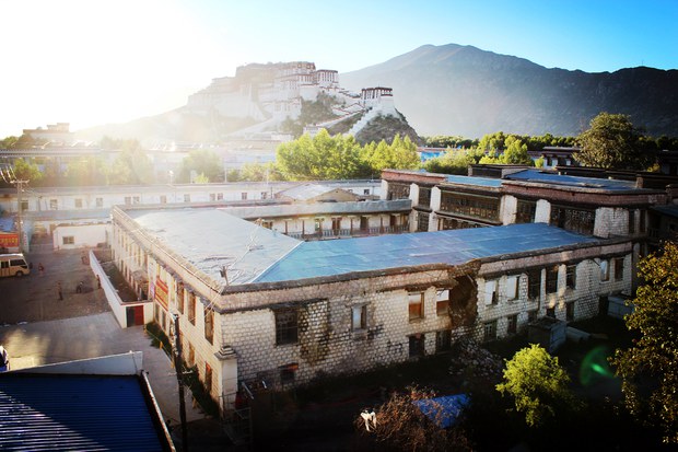  ཡབ་གཞིས་སྟག་འཚེར་གཟིམ་ཤག
