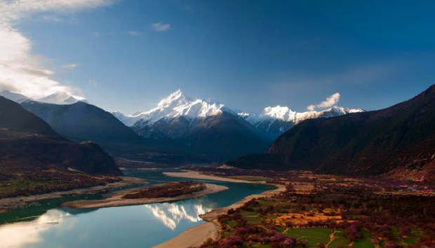 རྒྱ་ནག་གིས་བོད་ཀྱི་གཙང་ཆུ་ཁ་བསྒྱུར་བྱེད་བཞིན་པ།
