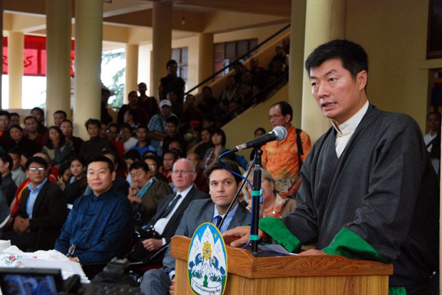 འདས་དང་ད་ལྟའི་སྲིད་སྐྱོང་རྣམ་པའི་ཁྱད་པར།