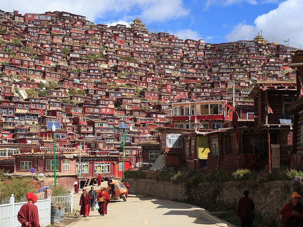 བོད་ནང་གི་དགོན་པ་དང་གྲྭ་བཙུན་གྱི་གནས་སྟངས།