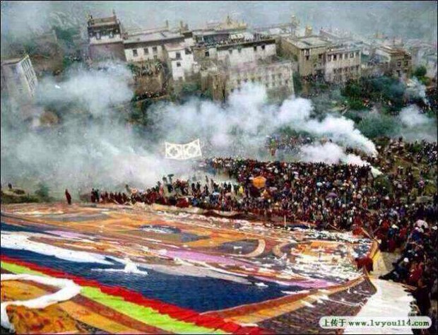 ལྷ་སའི་ཞོ་སྟོན་གྱི་ངོ་སྤྲོད།