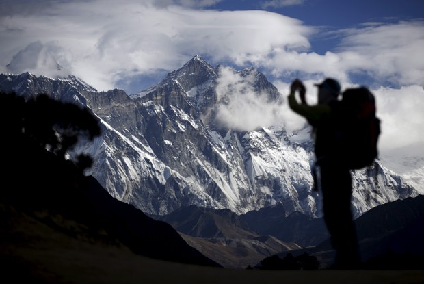 བོད་མཐོ་སྒང་དང་ཧི་མ་ལ་ཡའི་ཁུལ་དུ་ཆགས་པའི་འཛམ་གླིང་ནང་གི་རི་བོ་མཐོ་ཤོས་གངས་རི་ཇོ་མོ་གླང་མ།