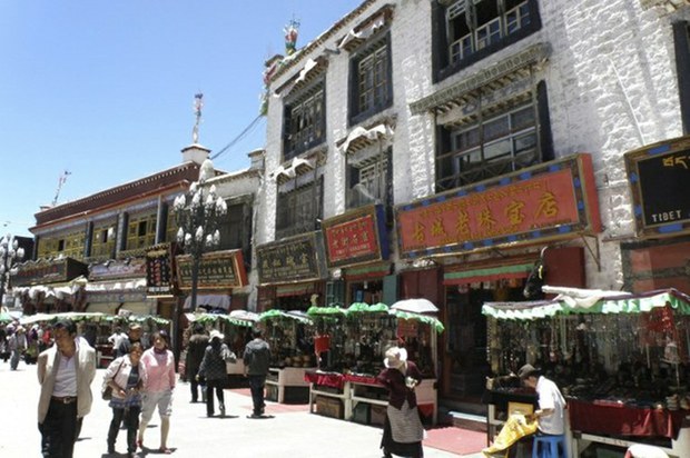 བར་སྐོར་གྱི་གྲོང་ཁུལ་རྙིང་པ།