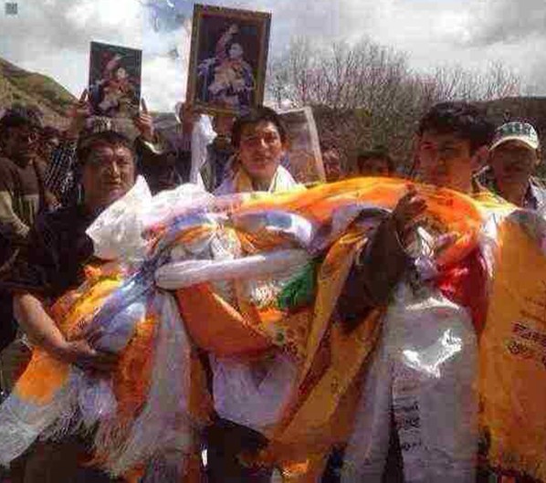 ཆབ་སྲིད་བཙོན་པ་ཚེ་བདག་མགོན་པོ་ལགས་གློད་བཀྲོལ་བཏང་ཡོད་པ། ཆབ་སྲིད་བཙོན་པ་ཚེ་བདག་མགོན་པོ་ལགས་གློད་བཀྲོལ་བཏང་ཡོད་པ།