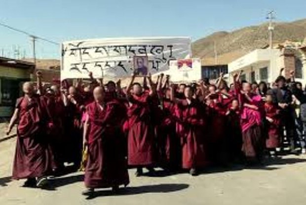 རྒྱ་ནག་གི་རྩ་ཁྲིམས་ནང་གཏན་འབེབས་བྱས་པའི་ཆོས་དད་རང་མོས། རྒྱ་ནག་གི་རྩ་ཁྲིམས་ནང་གཏན་འབེབས་བྱས་པའི་ཆོས་དད་རང་མོས།