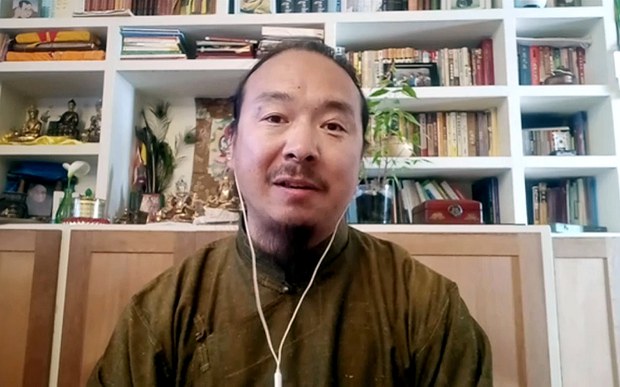 རྒྱས་བཟང་བསོད་ནམས་དར་རྒྱས་ལགས་དང་ཆོས་ཁ་བཀྲ་བྷ་རྡོ་རྗེ་ལགས་རྣམ་གཉིས་ཀྱིས་ཨ་ཆེན་གངས་རྒྱབ་སྲུང་སྐྱོབ་གནང་ཕྱོགས་དང་རྗེས་དྲན།
