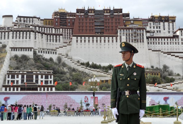 བོད་རང་སྐྱོང་ལྗོངས་ཟེར་བའི་ནང་མི་དམངས་འཐུས་མི་ཚོགས་ཆེན་ཞེས་ཚོགས་འདུ་ཚོགས་པ།