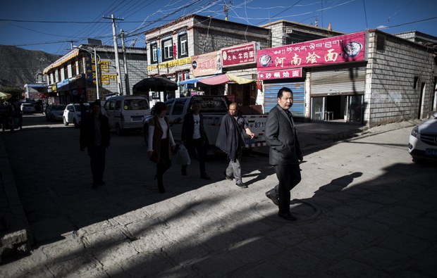 བོད་ཀྱི་དེང་རབས་འཛུགས་སྐྲུན་གྱི་དཔེ་མཚོན།