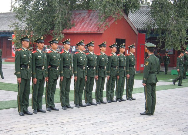 རྒྱ་གཞུང་གིས་རྒྱ་གར་ནས་ཡོང་བའི་བོད་མི་ཞིག་ལ་འདྲི་རྩད་བྱས་པ།