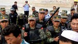 མཚོ་ལྷོ་བྲག་དཀར་རྫོང་དུ་བོད་མིའི་ཐོག་དྲག་གནོན་དང་འཛིན་བཟུང༌།