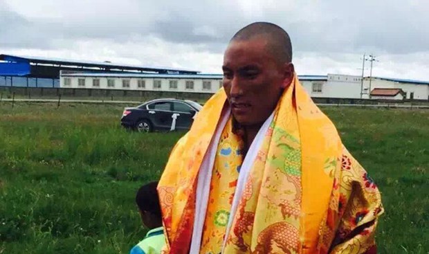 སོག་ཚང་དགོན་པའི་དགེ་འདུན་པ་བློ་བཟང་ཏིང་འཛིན་ལགས་གློད་བཀྲོལ་བཏང་བ། སོག་ཚང་དགོན་པའི་དགེ་འདུན་པ་བློ་བཟང་ཏིང་འཛིན་ལགས་གློད་བཀྲོལ་བཏང་བ།