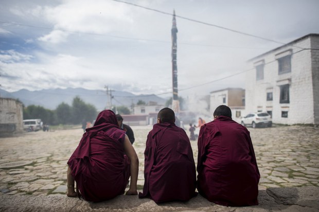 བོད་ནང་གི་བོད་མི་ཕྱི་རྒྱལ་དུ་འགྲོ་རྒྱུར་དམ་དྲག