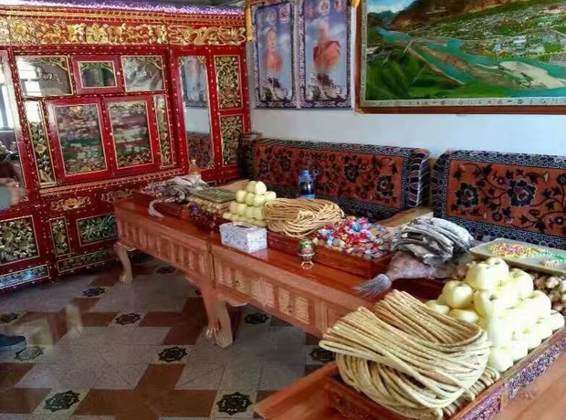 ལོ་གསར་སྐབས་བཟང་བཏུང་ཆུད་ཟོས་མི་གཏོང་བའི་སྒྲིག་སྲོལ། ལོ་གསར་སྐབས་བཟང་བཏུང་ཆུད་ཟོས་མི་གཏོང་བའི་སྒྲིག་སྲོལ།