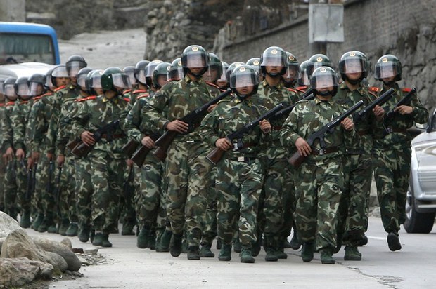 ལོ་བཅུའི་བཙོན་འཇུག་གི་ཁྲིམས་བཅད།