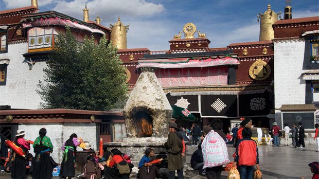 བོད་ཀྱི་ལོ་རྒྱུས་ལྡན་པའི་བོད་ཀྱི་གནའ་བོའི་ཤུལ་རྫས། བོད་ཀྱི་ལོ་རྒྱུས་ལྡན་པའི་བོད་ཀྱི་གནའ་བོའི་ཤུལ་རྫས།