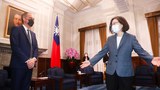 ཡོ་རོབ་གྲོས་ཚོགས་ཀྱི་སྐུ་ཚབ་ནས་ཐེ་ཝན་གྱི་སྲིད་འཛིན་ལྷན་མཇལ་མོལ་གནང་བ།