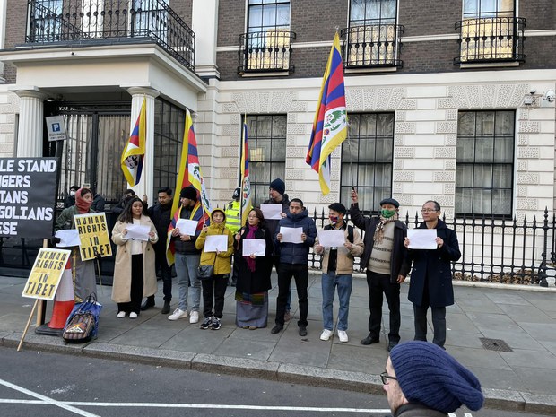 བོད་དང་འཛམ་གླིང་ནང་དཀའ་སྡུག་མྱོང་བའི་གྲངས་ཉུང་མི་རིགས།