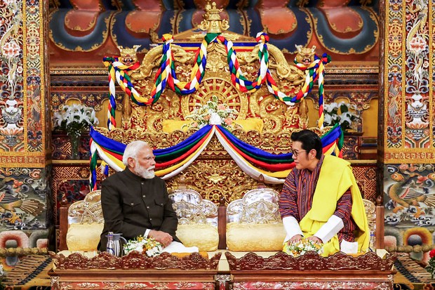 རྒྱ་གར་གྱི་སྲིད་བློན་ Narendra Modi མཆོག་འབྲུག་ཡུལ་ནང་འཚམས་གཟིགས་ལ་ཕེབས་པ།